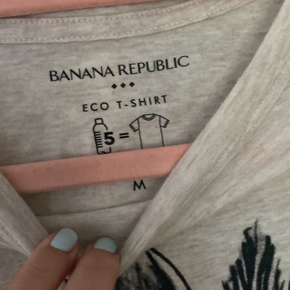 Banana Republic Tee EUC Size M - Picture 2 of 4
